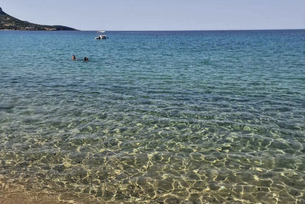 Kalamitsi Beach Sitonija, kristalno čisto more i plitka voda idealna za kupanje