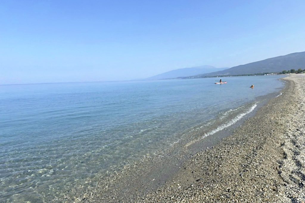Grica Gritsa Beach u Olimpskoj regiji – mirna šljunkovita plaža sa čistim morem i pogledom na Olimp