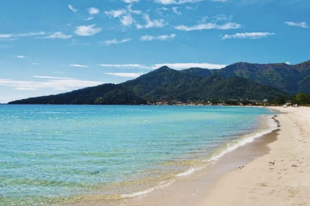 Golden Beach na Tasosu – duga peščana plaža sa tirkiznim morem