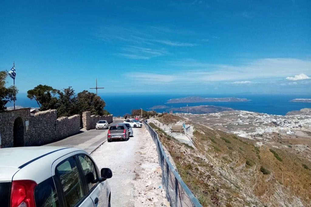 Santorini u Grčkoj – auto