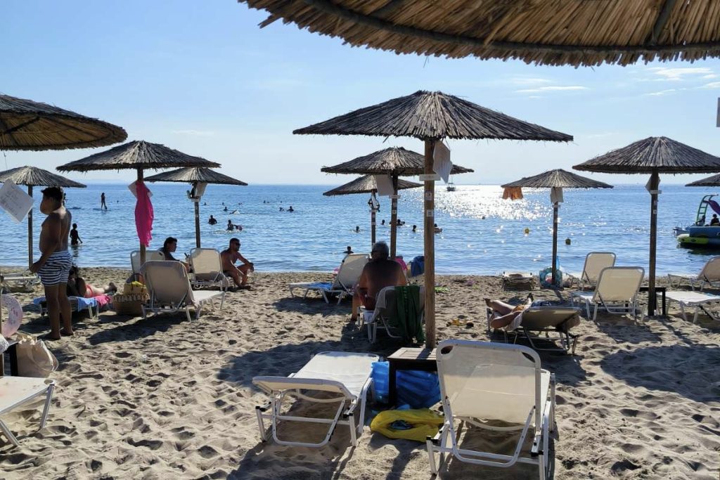 Peščana plaža u Olympic Beachu u Grčkoj