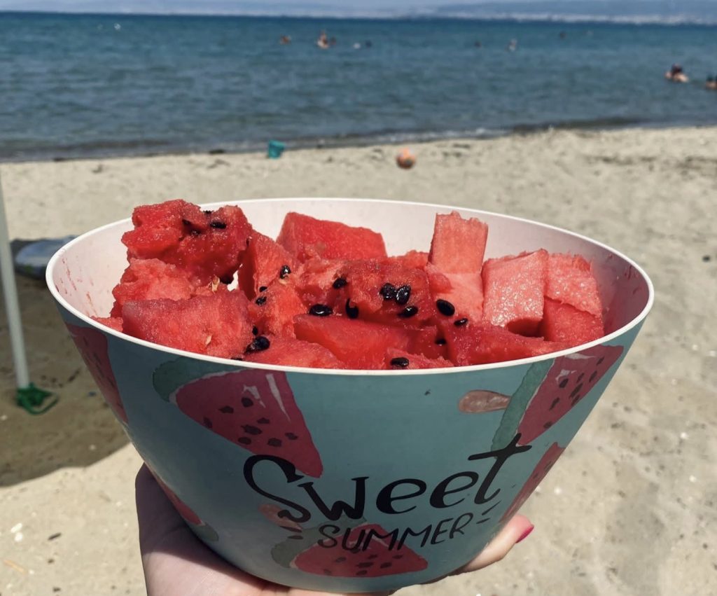 Lubenica na plaži u Perei kod Soluna tokom letnjeg dana