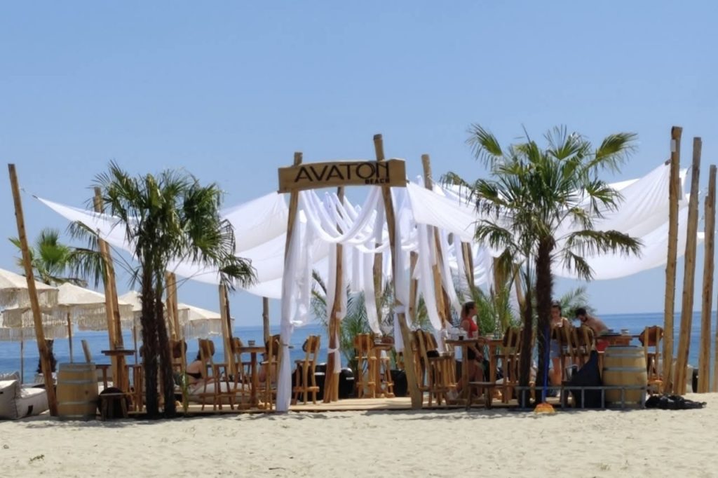 Beach bar na plaži u Asprovalti