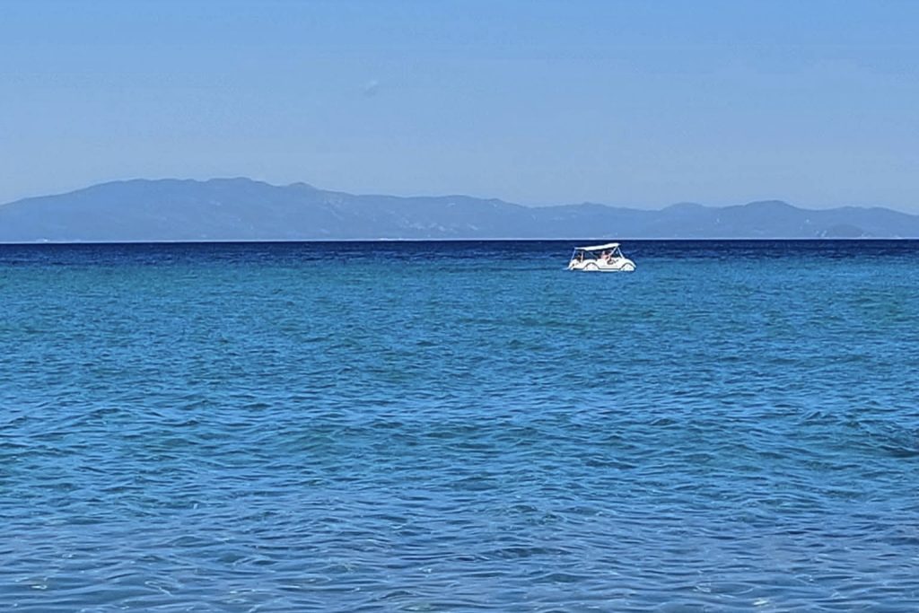 Tirkizno more u Kalitei na Halkidikiju sa pogledom na horizont