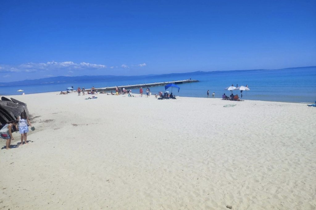Porodična plaža u Kalitei na Halkidikiju sa plićakom i čistim morem