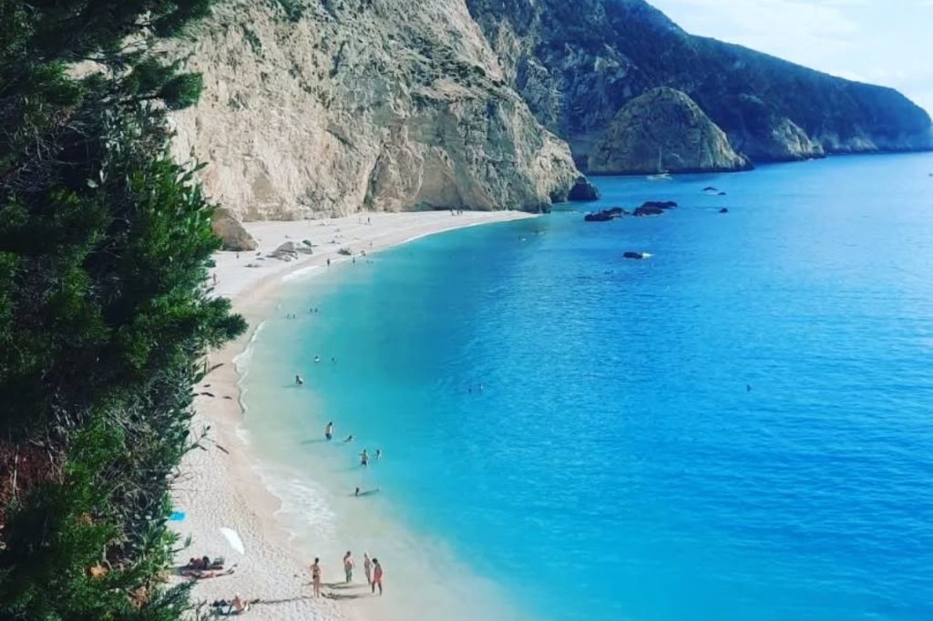 Porto Katsiki plaža na Lefkadi u Grčkoj – jedna od najlepših plaža na Jonskom moru