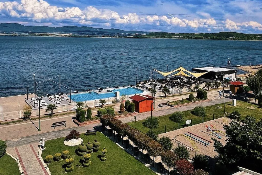 Hotel Romantique u Starom Dojranu sa pogledom na Dojransko jezero