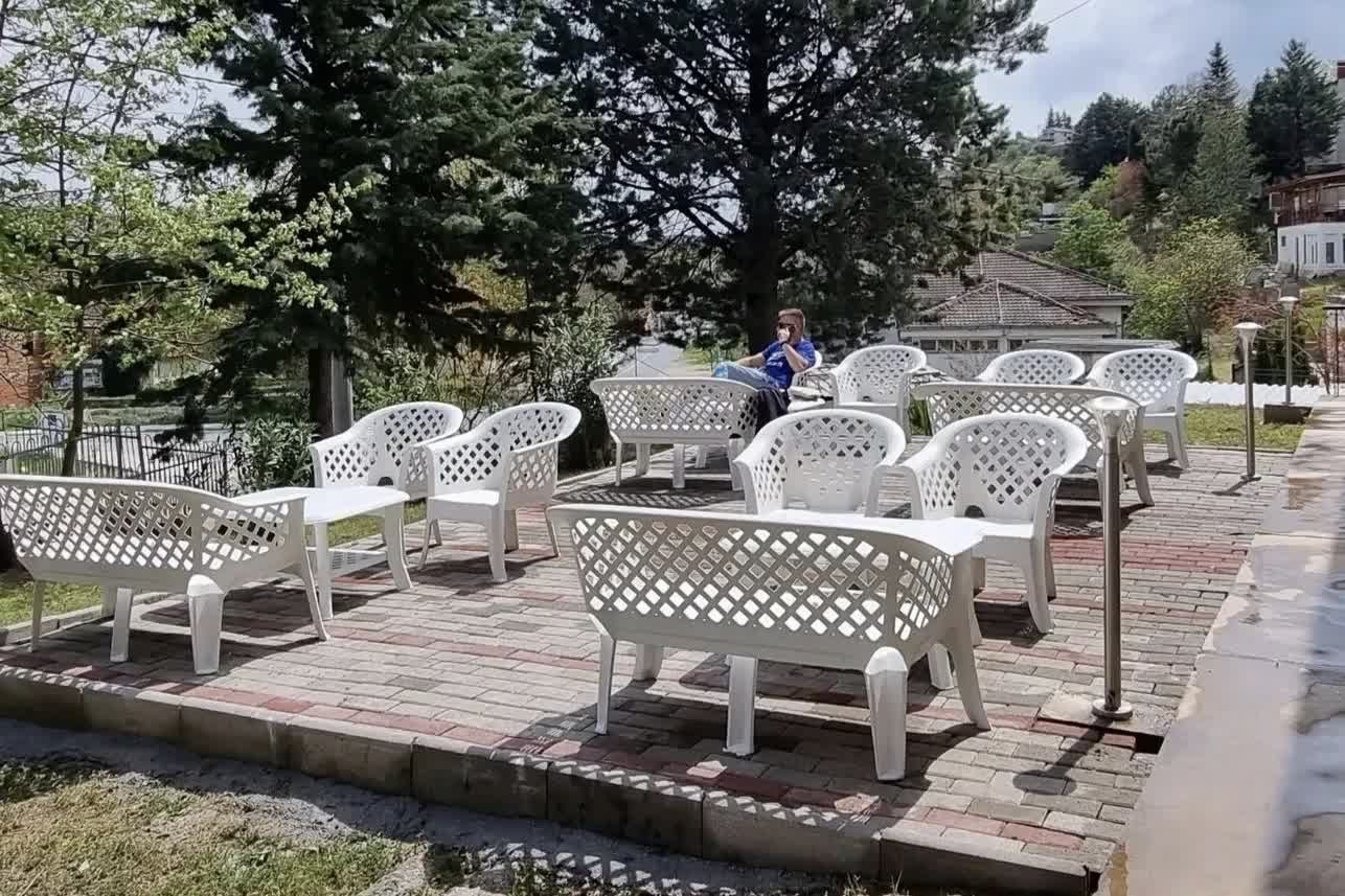 Terasa i dvorište Apartmana Vila Naumovi u Starom Dojranu