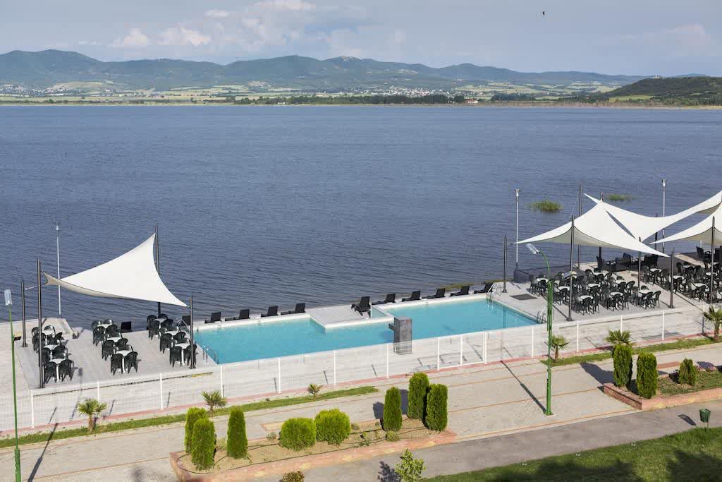 Bazen hotela Romantique uz Dojransko jezero u Starom Dojranu
