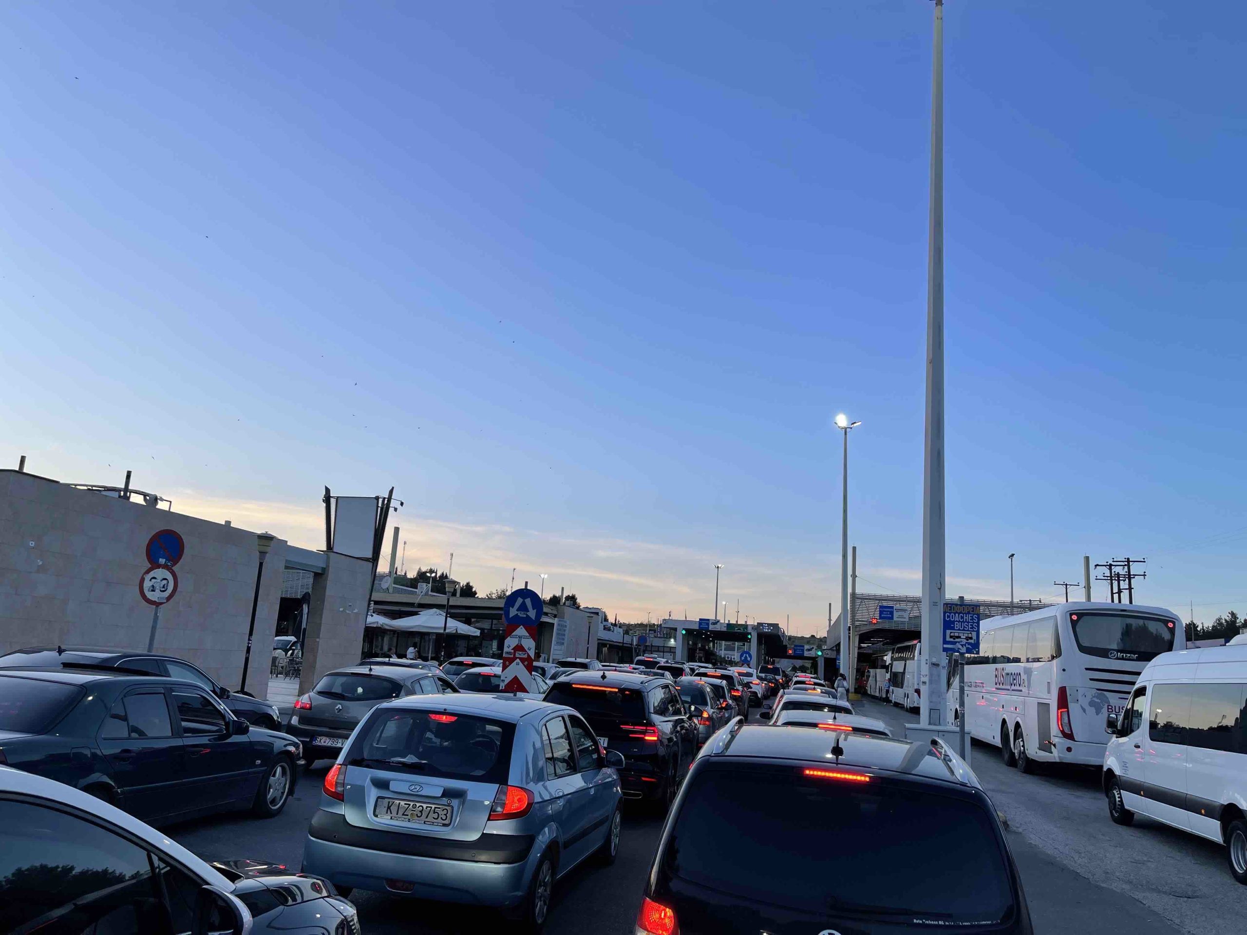 Evzoni izlaz iz Grčke gužva 25.04 u 19:10