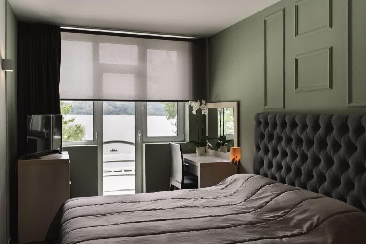 Soba u hotelu Romantique Lake Veles sa pogledom ka Veleškom jezeru