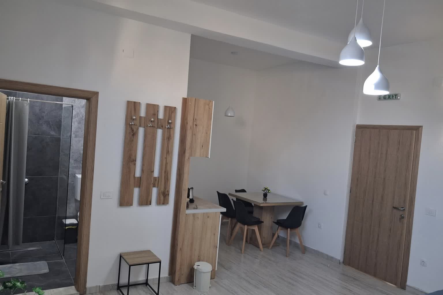 Dnevni boravak u Kosta Apartmani blizu Evzonija
