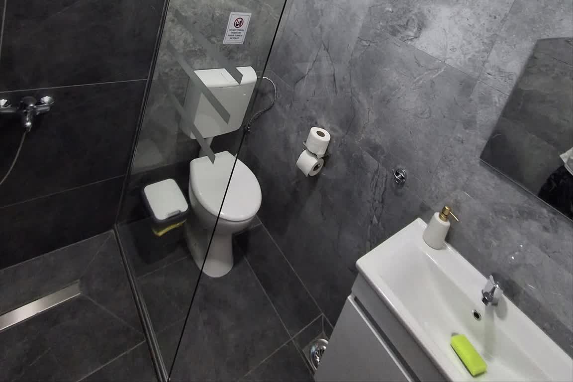 Privatno kupatilo u Kosta Apartmani Mrzenci